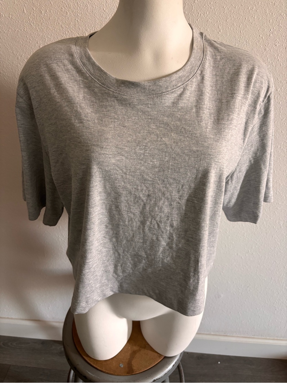 J.O & Co. Gray Cropped Tee